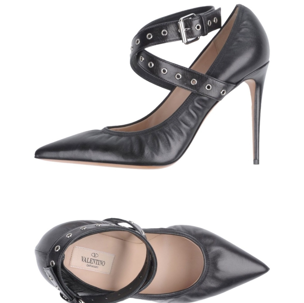 Brand new Valentino Garavani sexy ankle strap heel